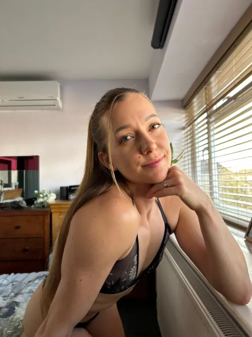 don’t be put off by my wedding ring hehe