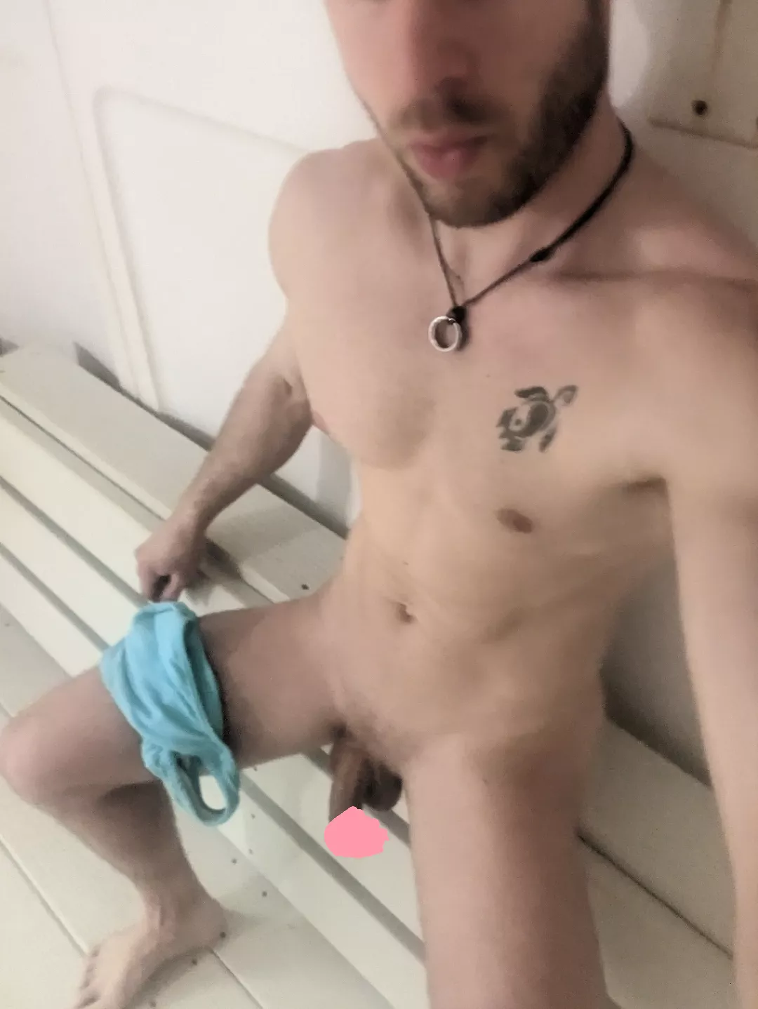 Getting my sweat on😜Letting it all hang out😏