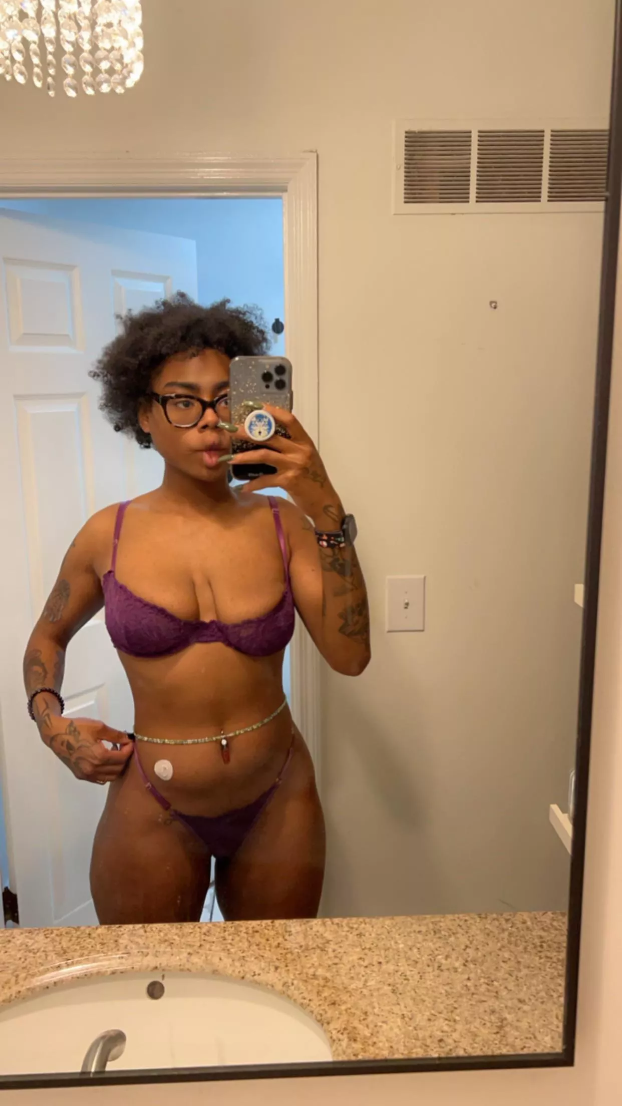 happy holidaysss - you should unwrap your gift ;)