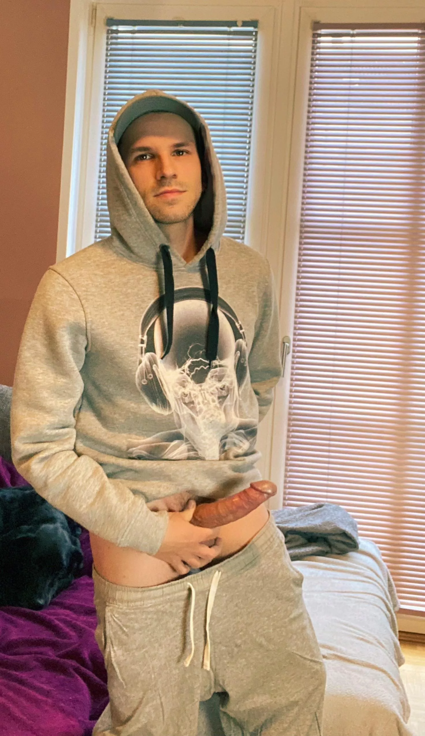 Hey Guys. No hate pls ✌️