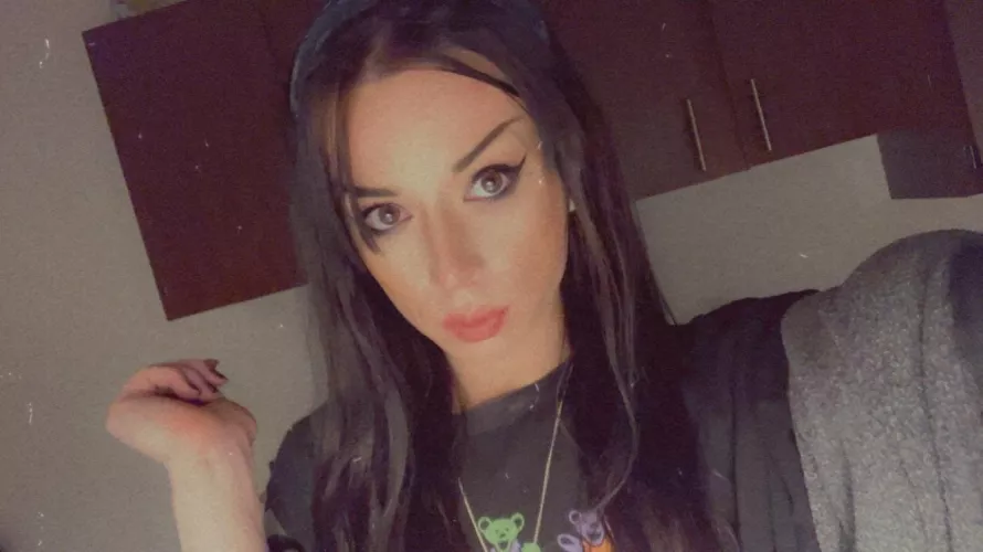 hey I’m Allie 😈🫶🏻 do u like girls like me?