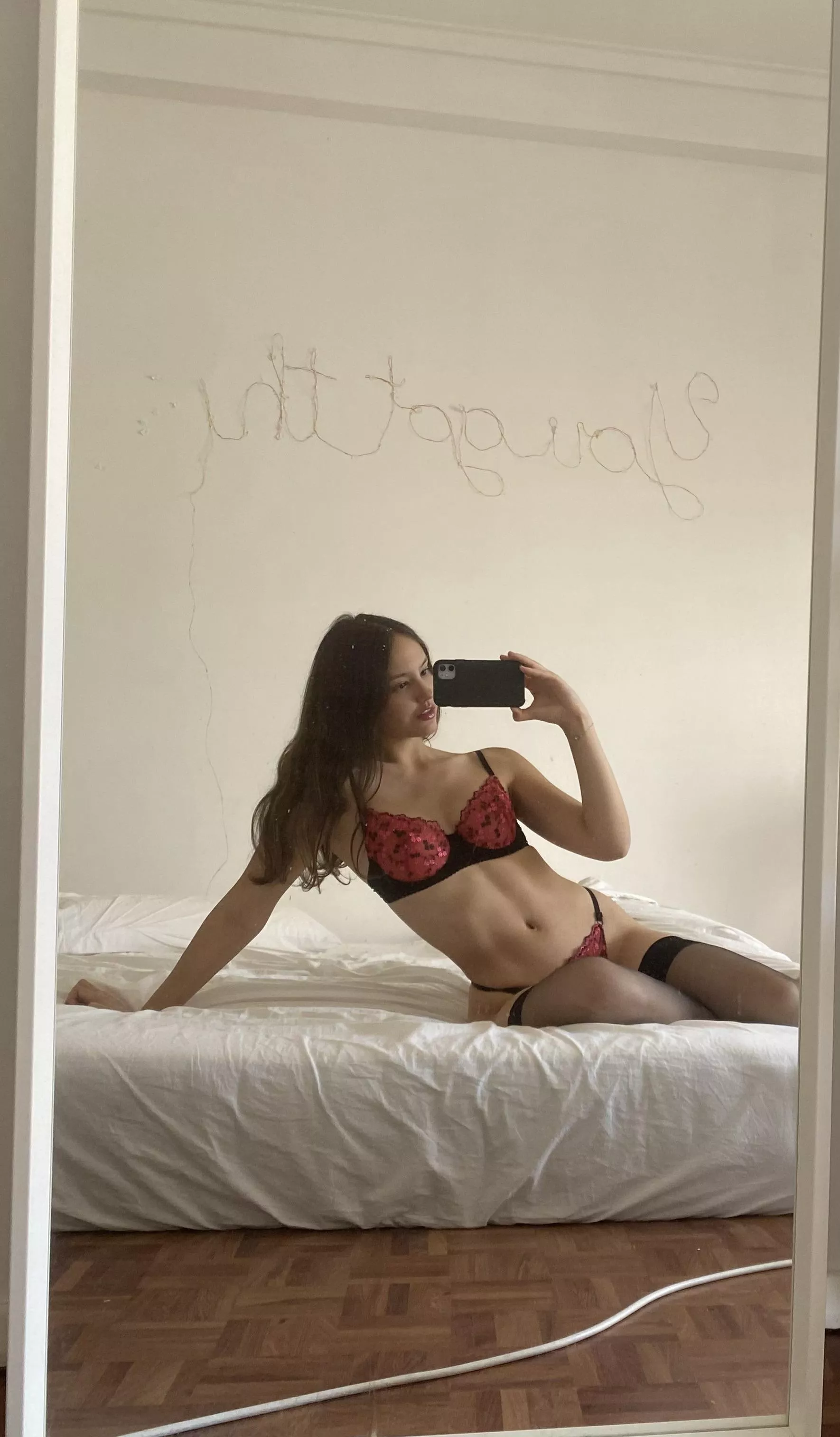 I am sexy with clothes You can imagine me without ?