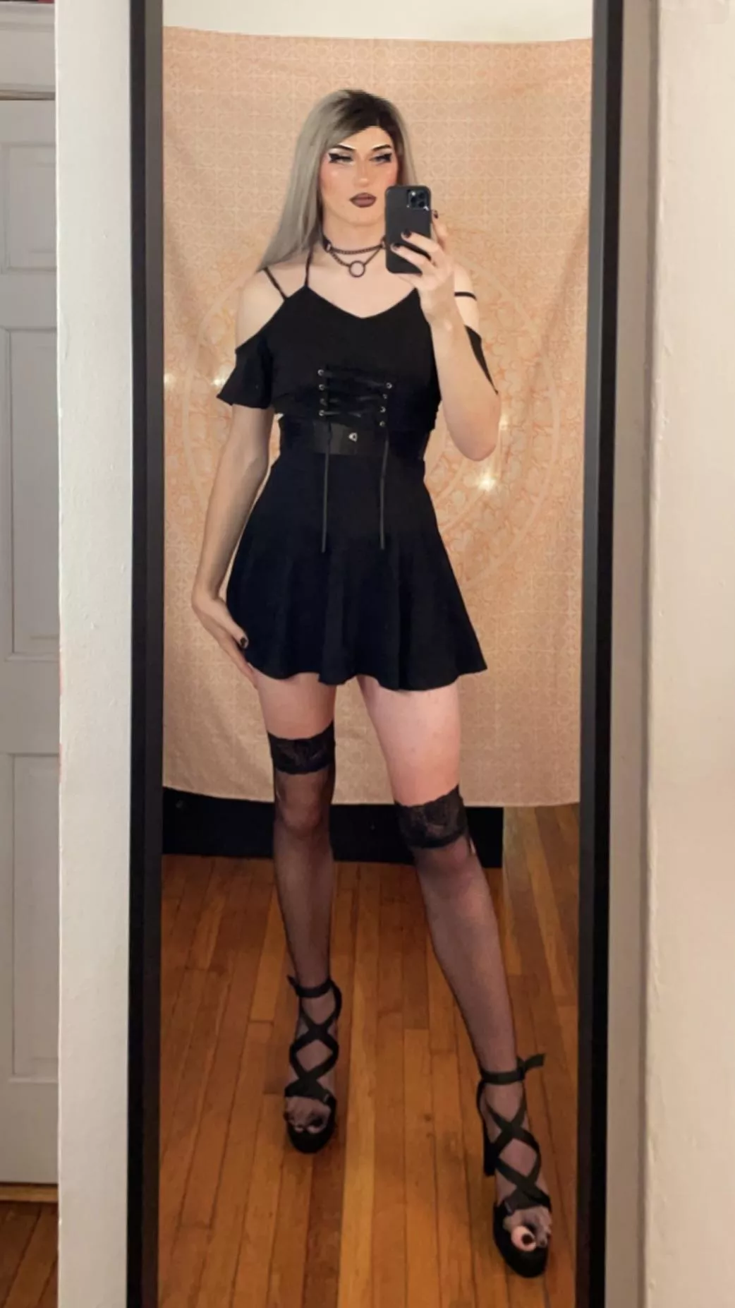 I hope this sub likes emo girls🖤🖤🖤