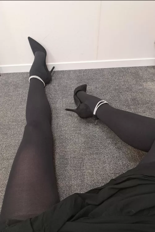 I love classic heels 🖤