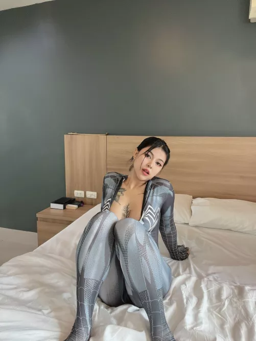 I'm 18 y/o, still in HS, and never had a creampie ... who wants to be the first one?