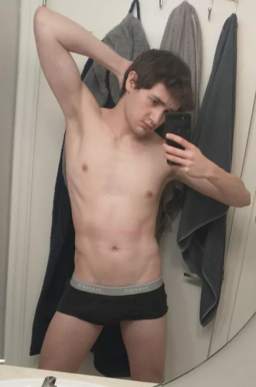 I've been told I'm hot, what do u think? 🤔