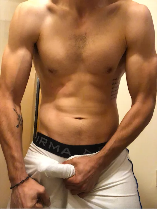 Jerking off befor workout 😱🤭😈