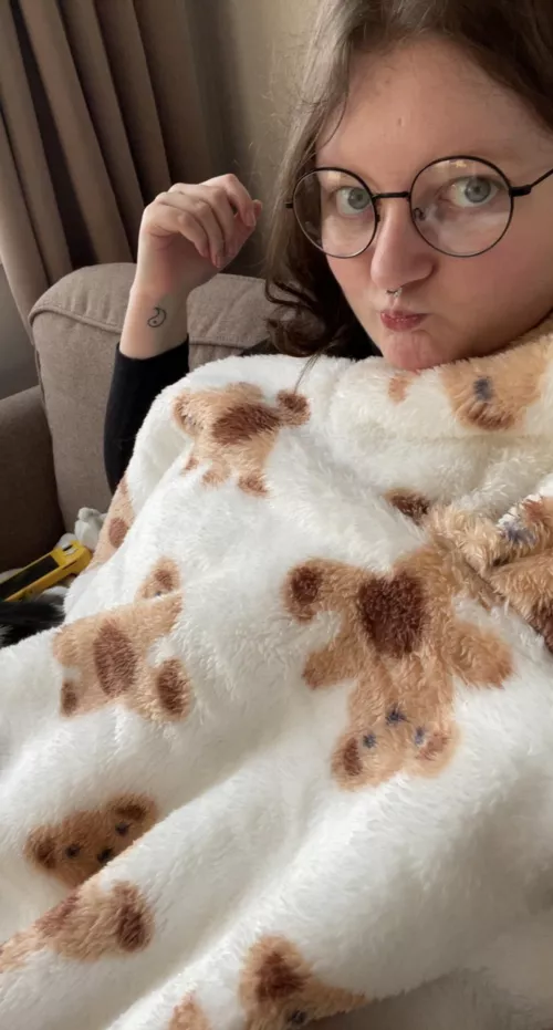 just a snuggly lil gorl