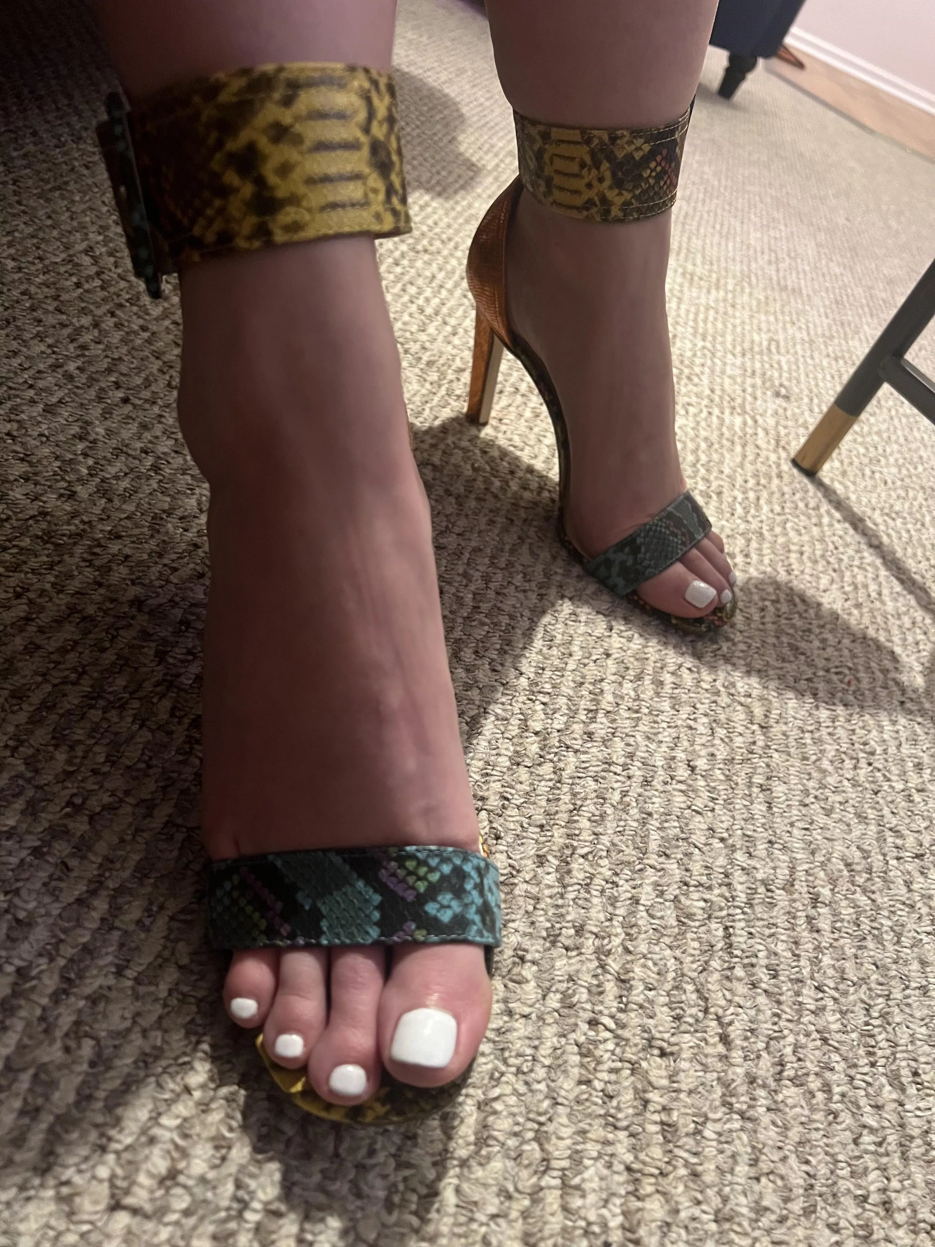 Loving the thick ankle strap!