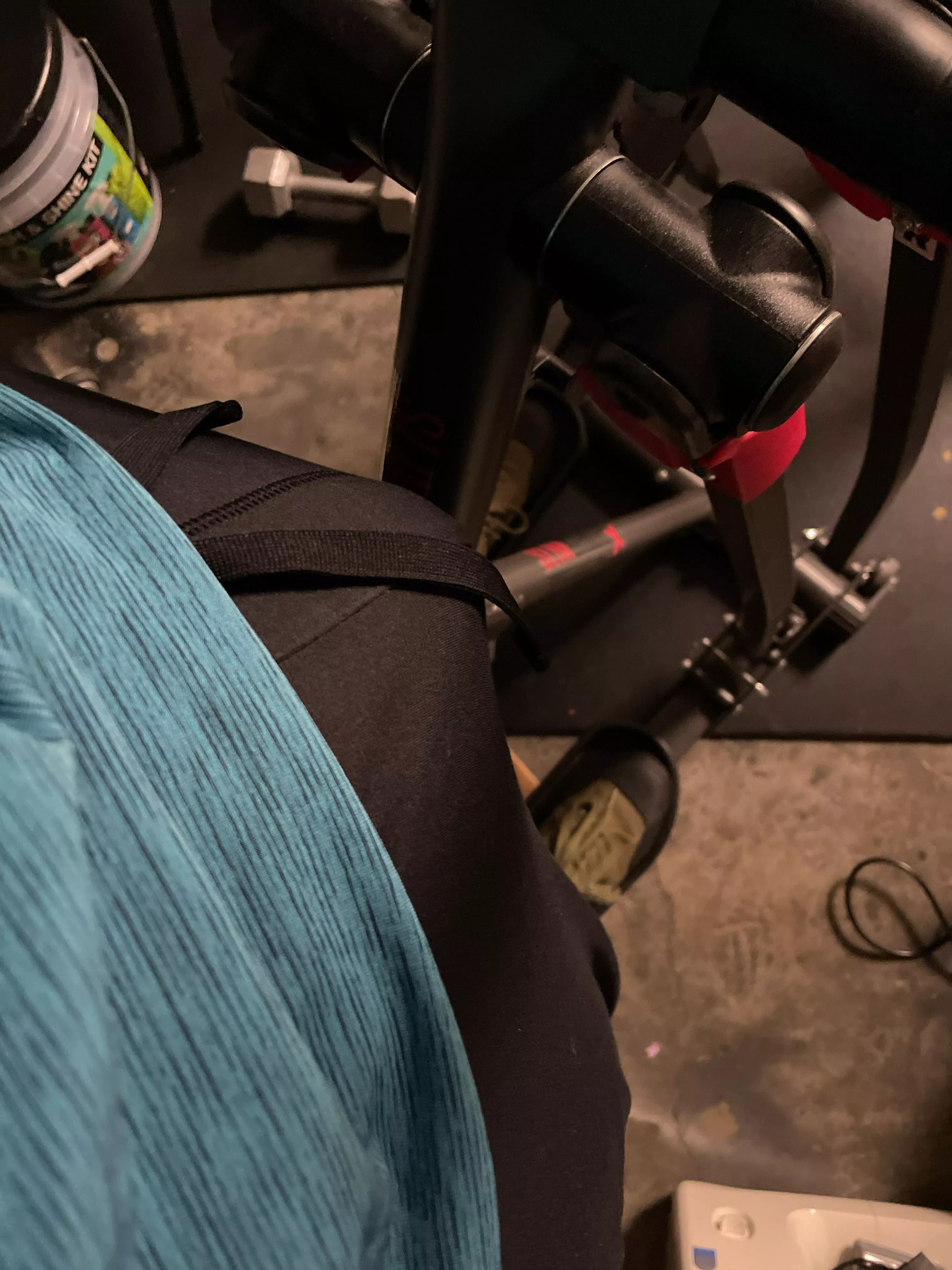 (M) I always get a boner on the elliptical 😂