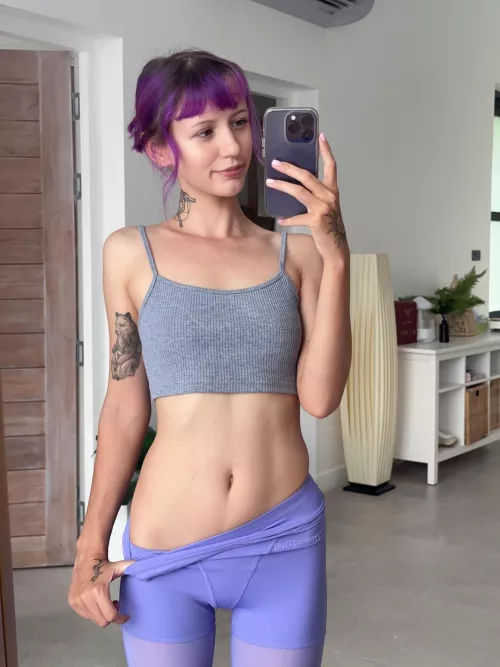 morning trainings keep my tummy in shape [img]