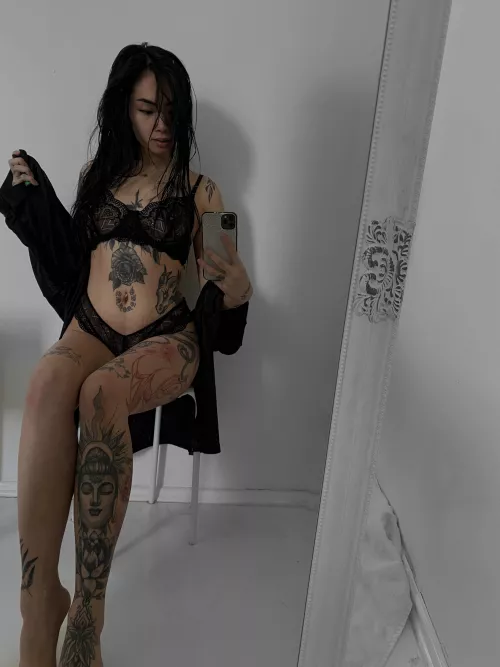 My parents sent me to college to learn, but all I ve learned so far is the size of my colleagues dicks