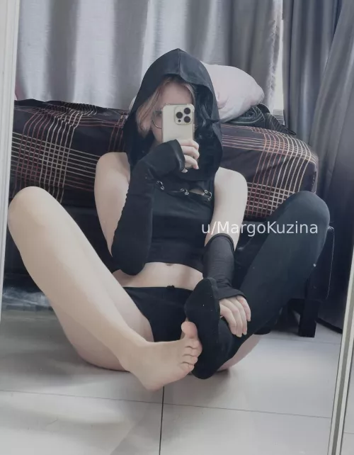 Pantyhose and Barefoot