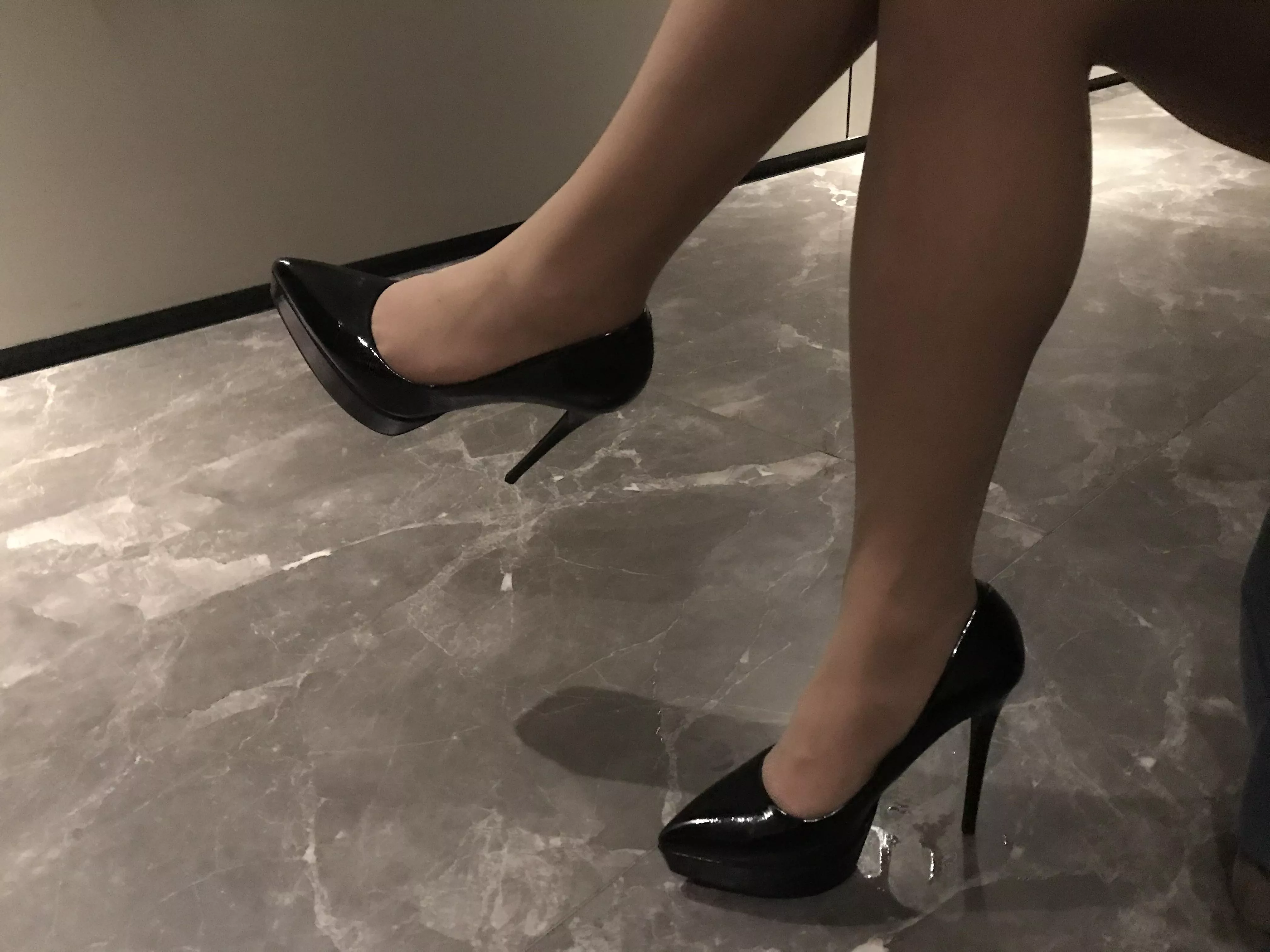 Pump stiletto heels