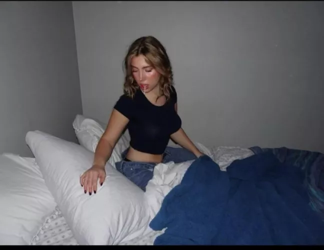 Shawty wanna lick the lollipop