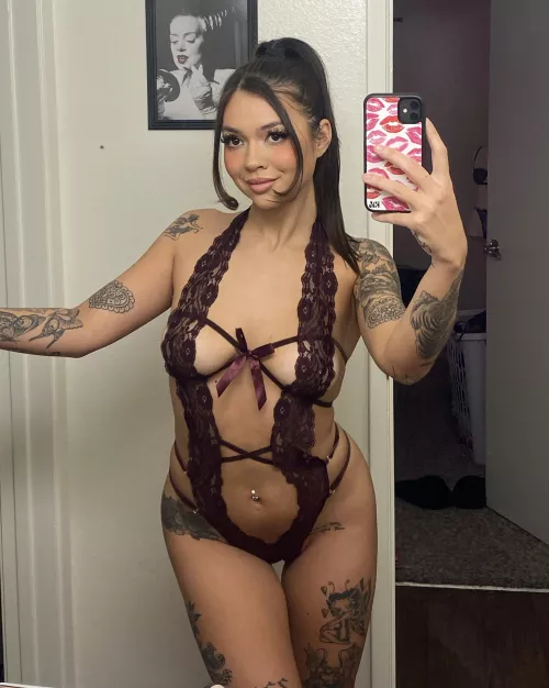 showing up to my professors office hours in this outfit.. wish me luck