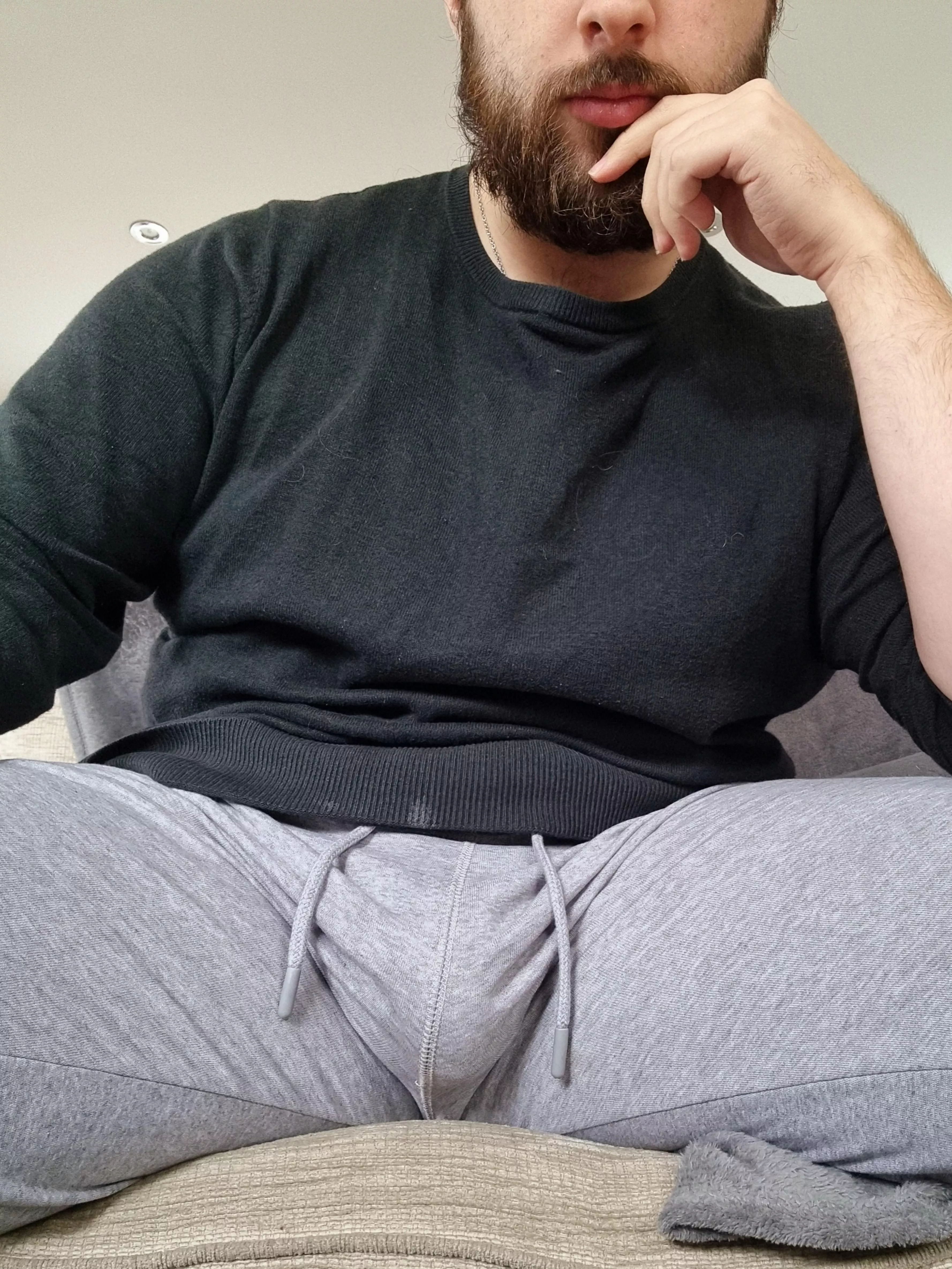 Thank fuck it's grey sweatpants season!