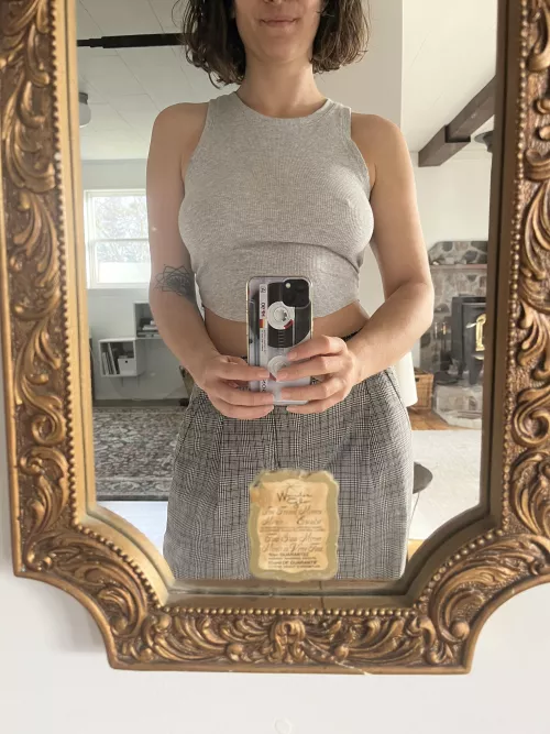 The girl next door who never wears a bra 💁🏻‍♀️