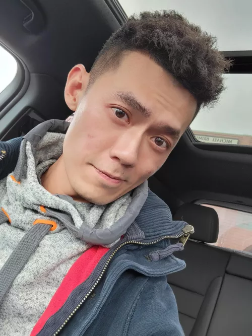 The mandatory new haircut car selfie 😜