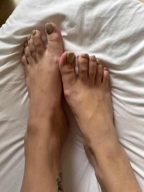 These toes need some attention