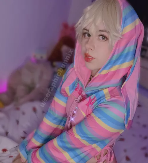 this pic makes me wanna go blonde again :,) what do you think?