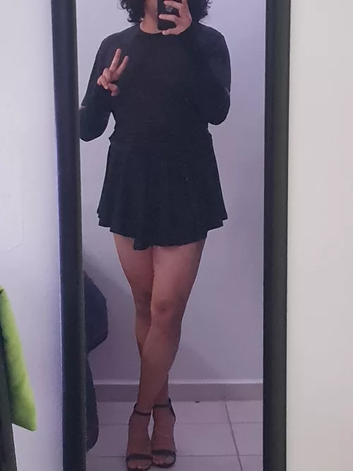 What color should I paint my toenails? I'm thinking either white, black or pink👀