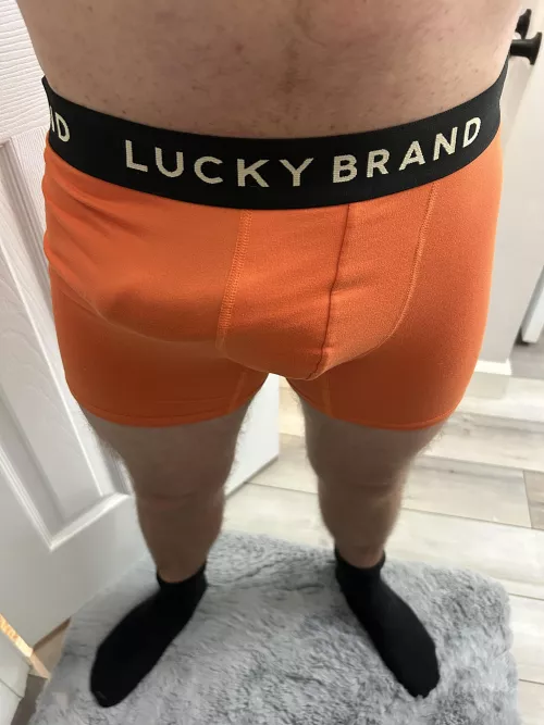 Who likes the color orange