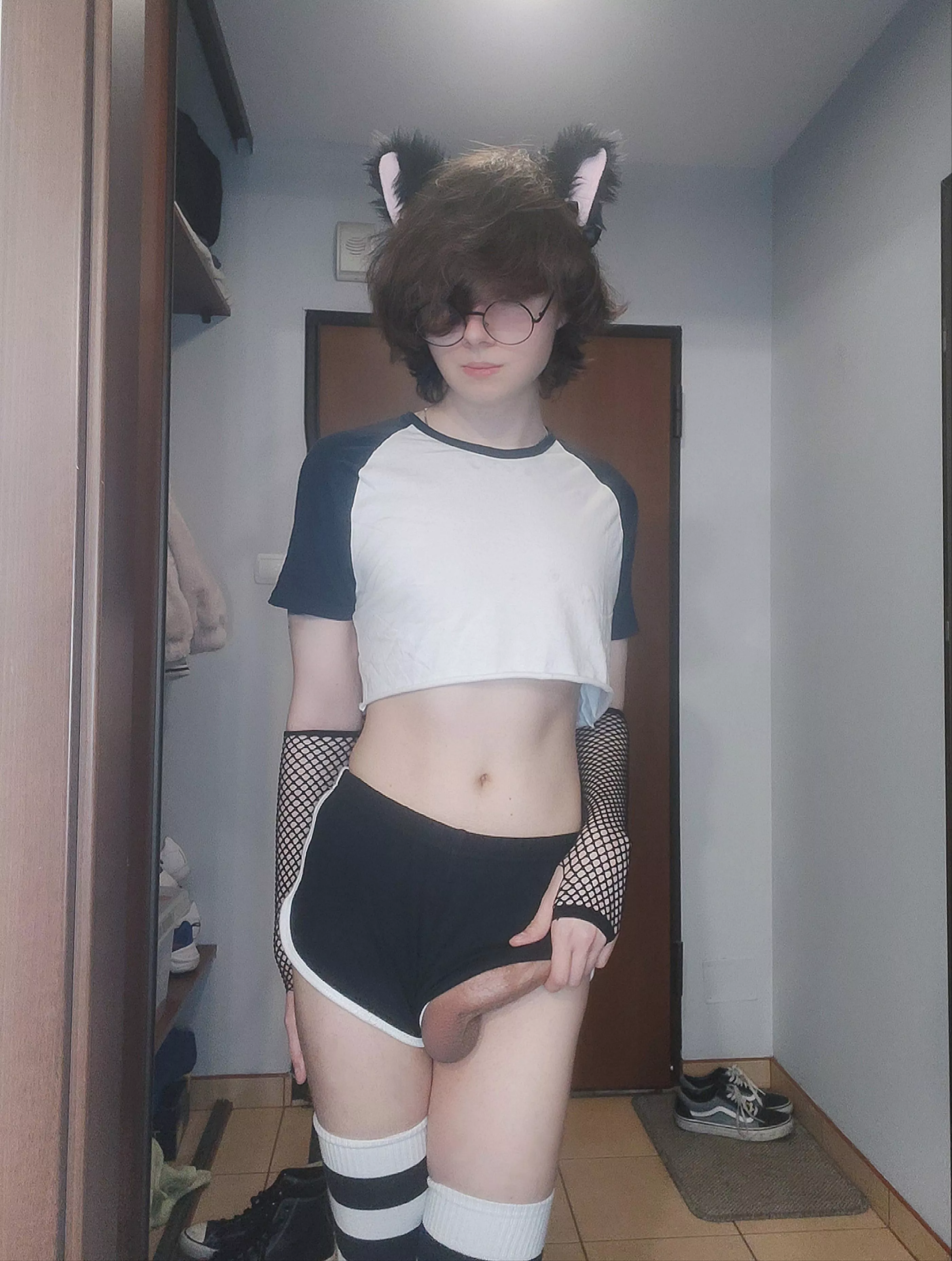 Would u let me suck your cock? 🥺