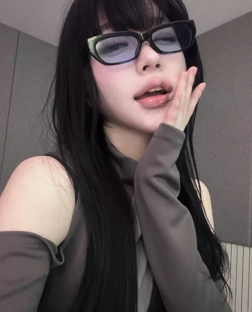 Yun and her sexy lips