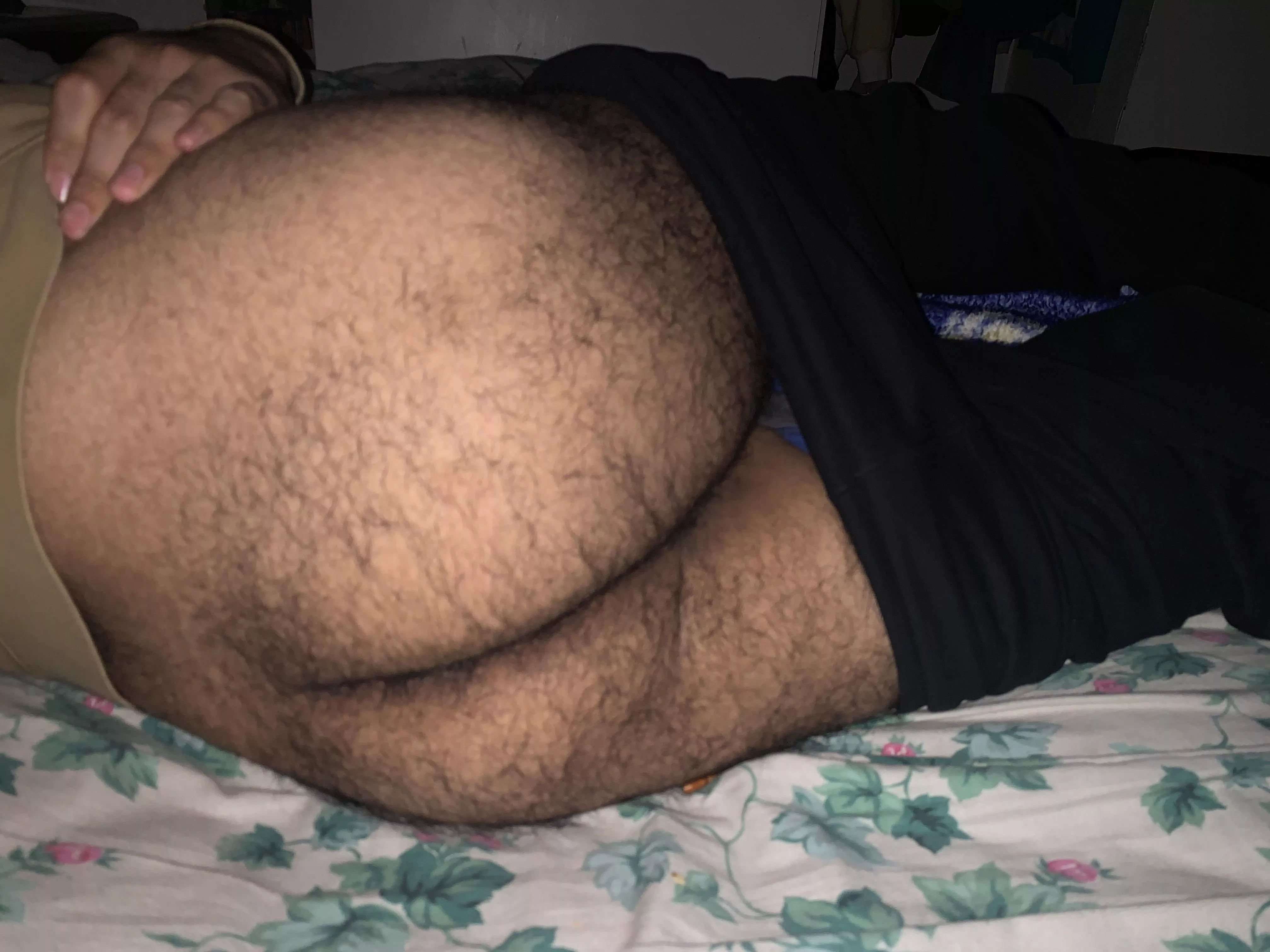 (23) can i be the little spoon 🐻