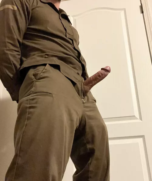 (40) What do you do to a thick milkshake through a straw?