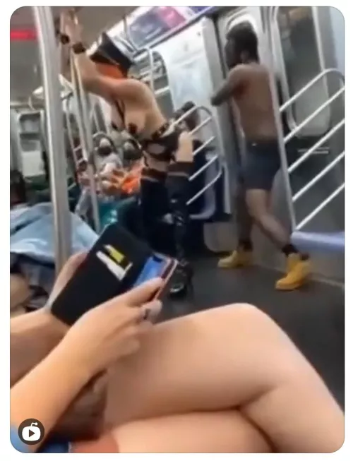 A show on the subway.