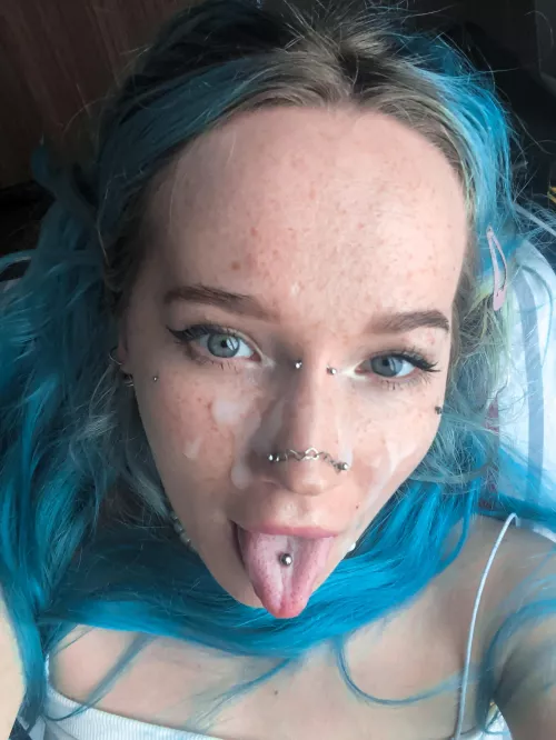Another selfie of your favorite sucking slut