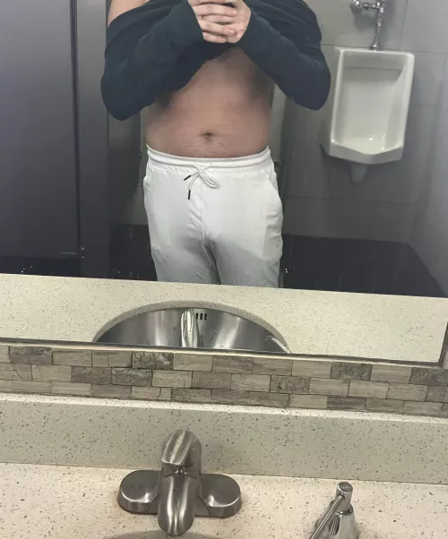 Asked the thicc boy birdwatching lifting next to me if he wanted to meet me in the locker room. No luck - what would you say?