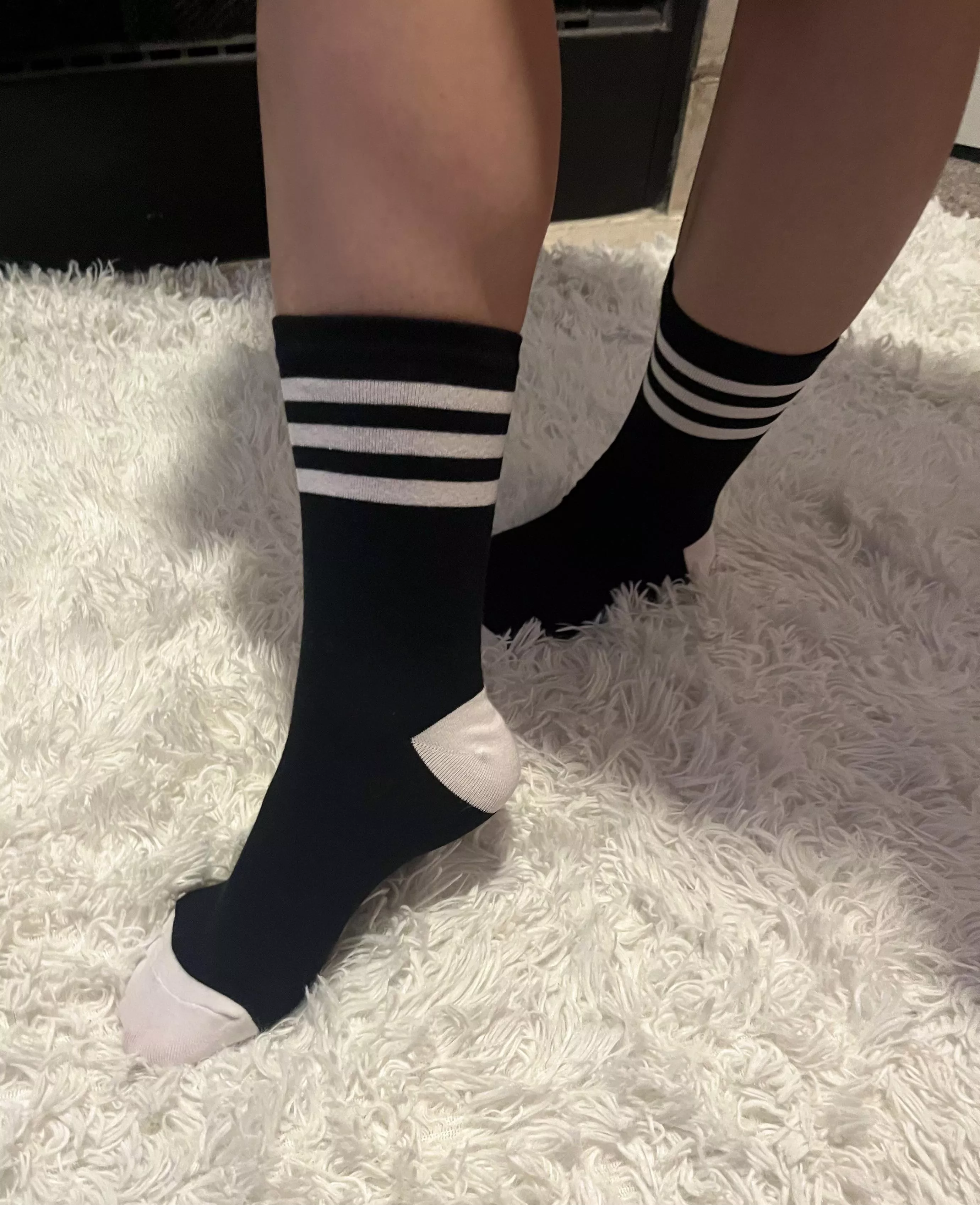 Black and white crew socks 🥰