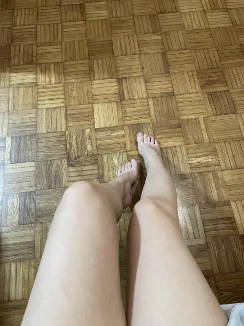 Come, worship my feet🥰