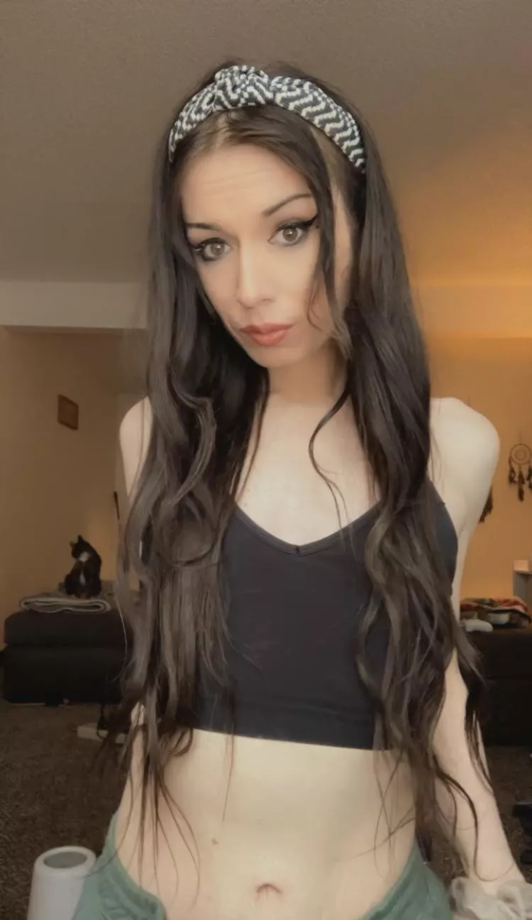 do u think I’m pretty? 🥺