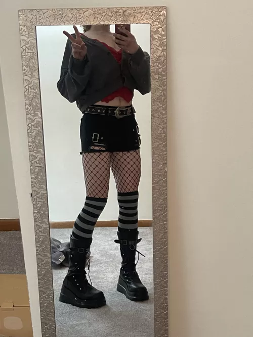 do yall like my outfit?