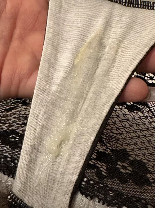 Doesn’t that little dollop of pussy cream look tempting 😋