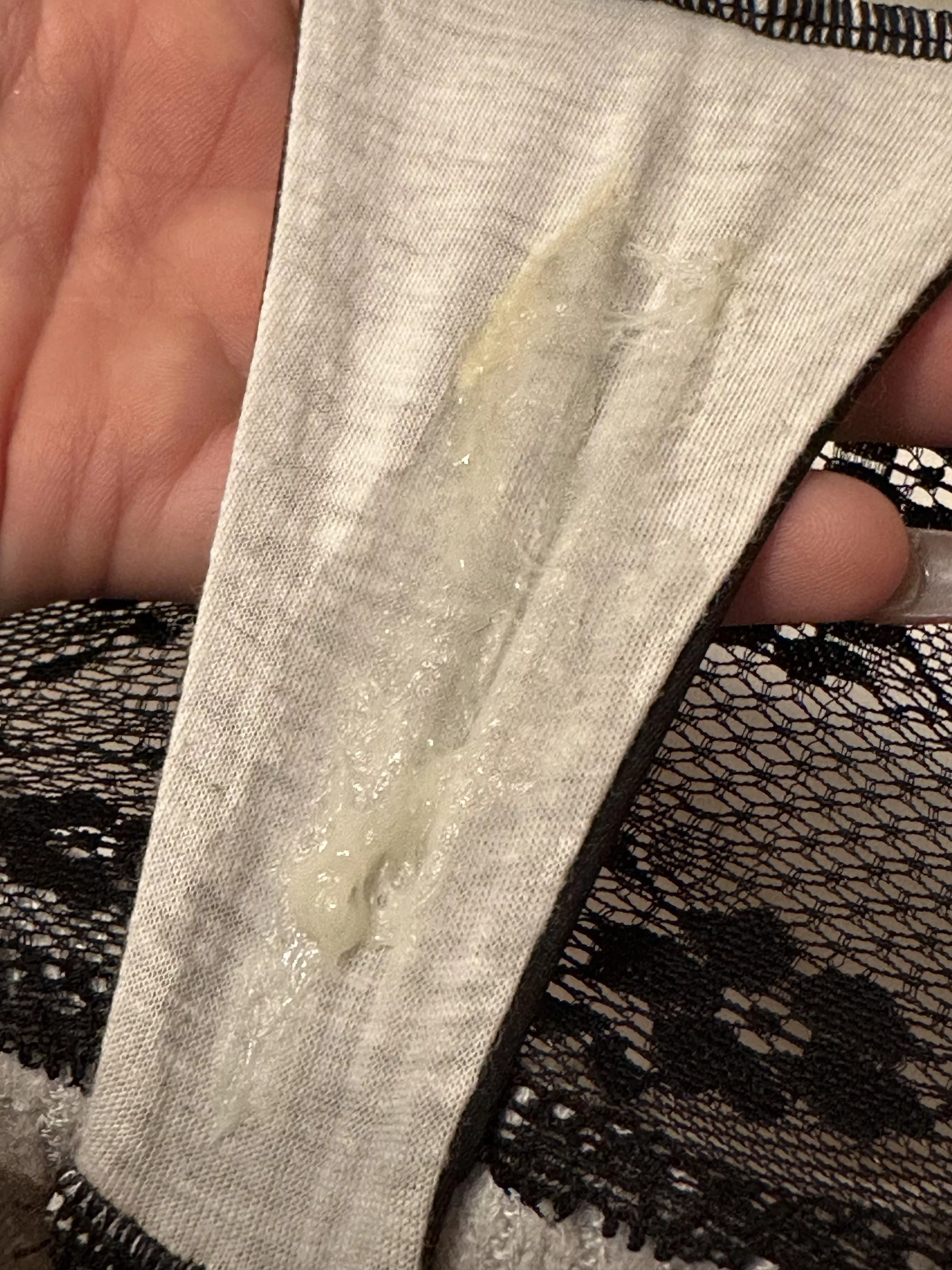 Doesn’t that little dollop of pussy cream look tempting 😋