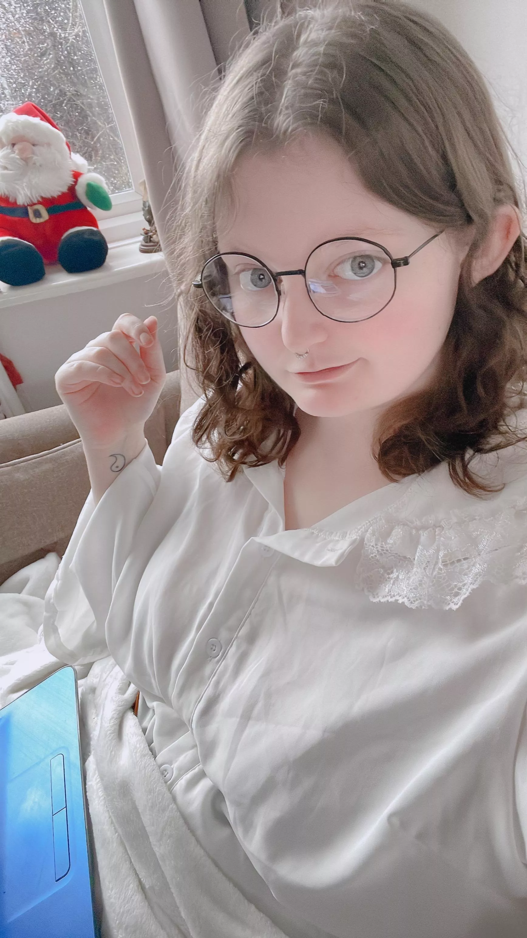 feeling very cute here <3