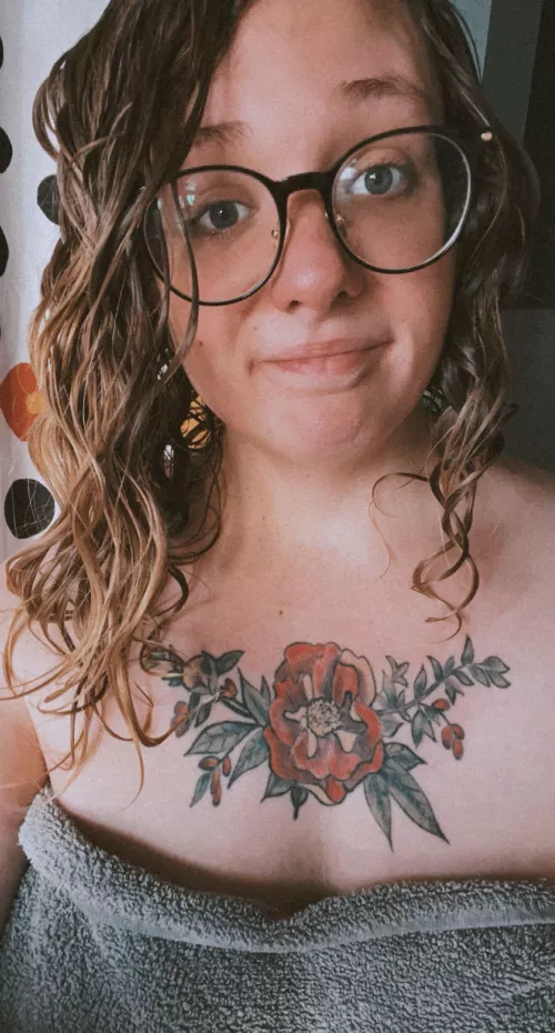 Fresh outta the shower! 🙈