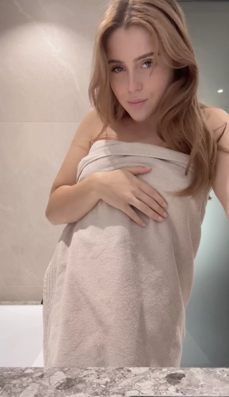 I wonder if my 19yo pussy tastes better