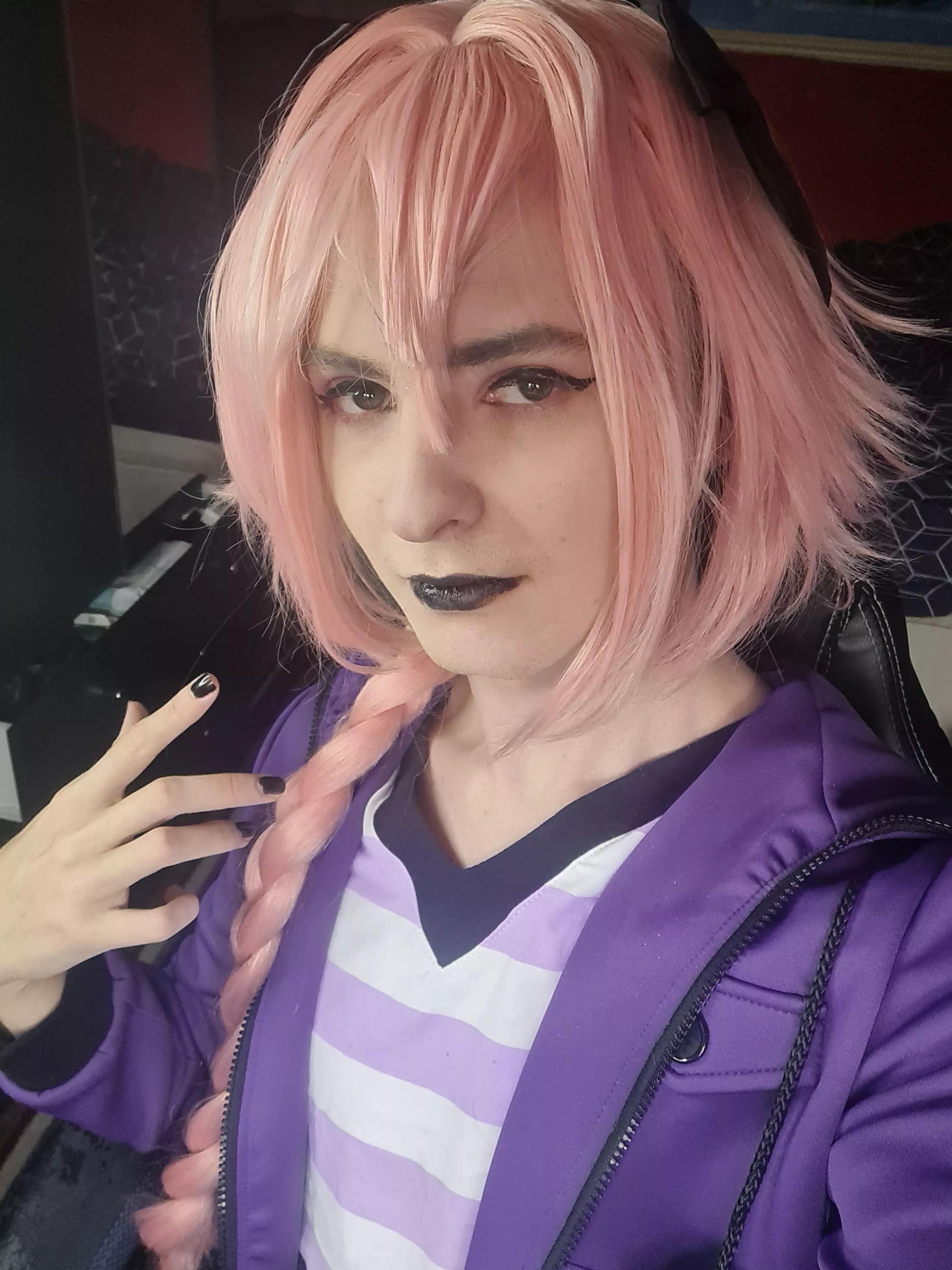 Just a femboy cosplayer <3