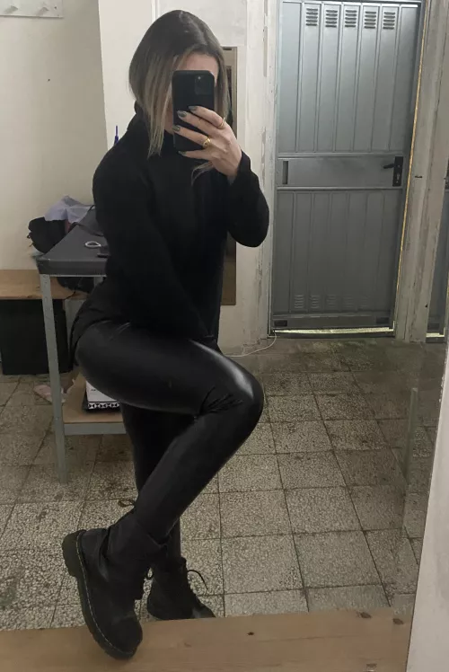 Leather and dr marten’s, I love it!