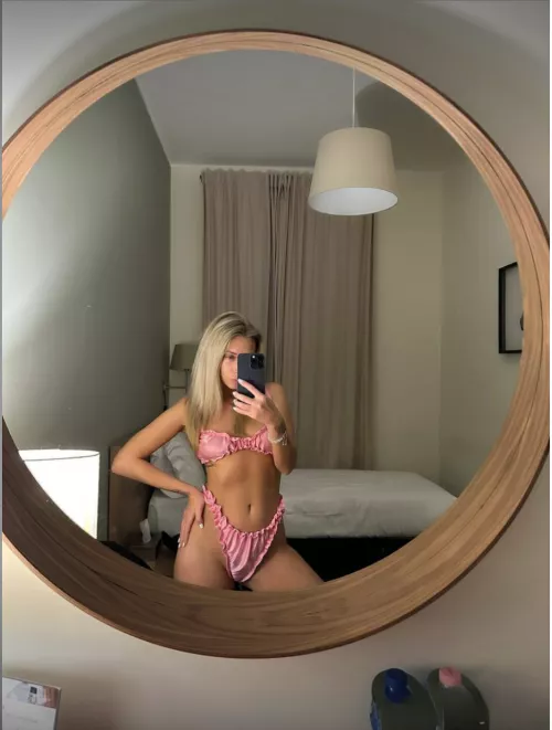 mamas perfectly curvy body