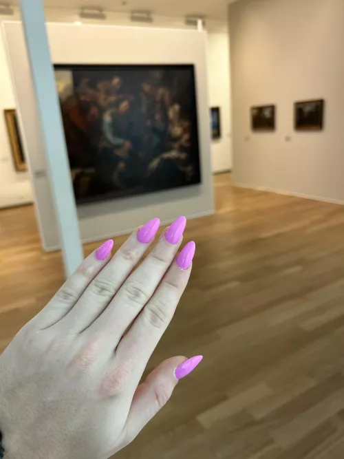 Museum nails