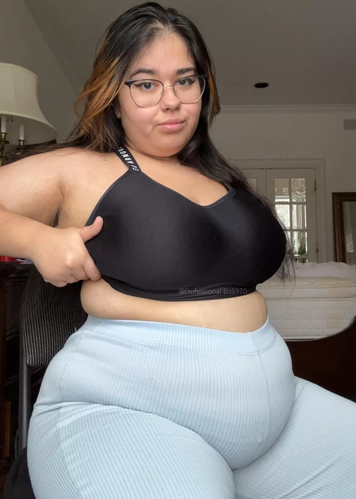 my belly bulge in these pants is just 😮‍💨