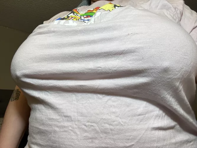 No bra after a shower 🍒💦