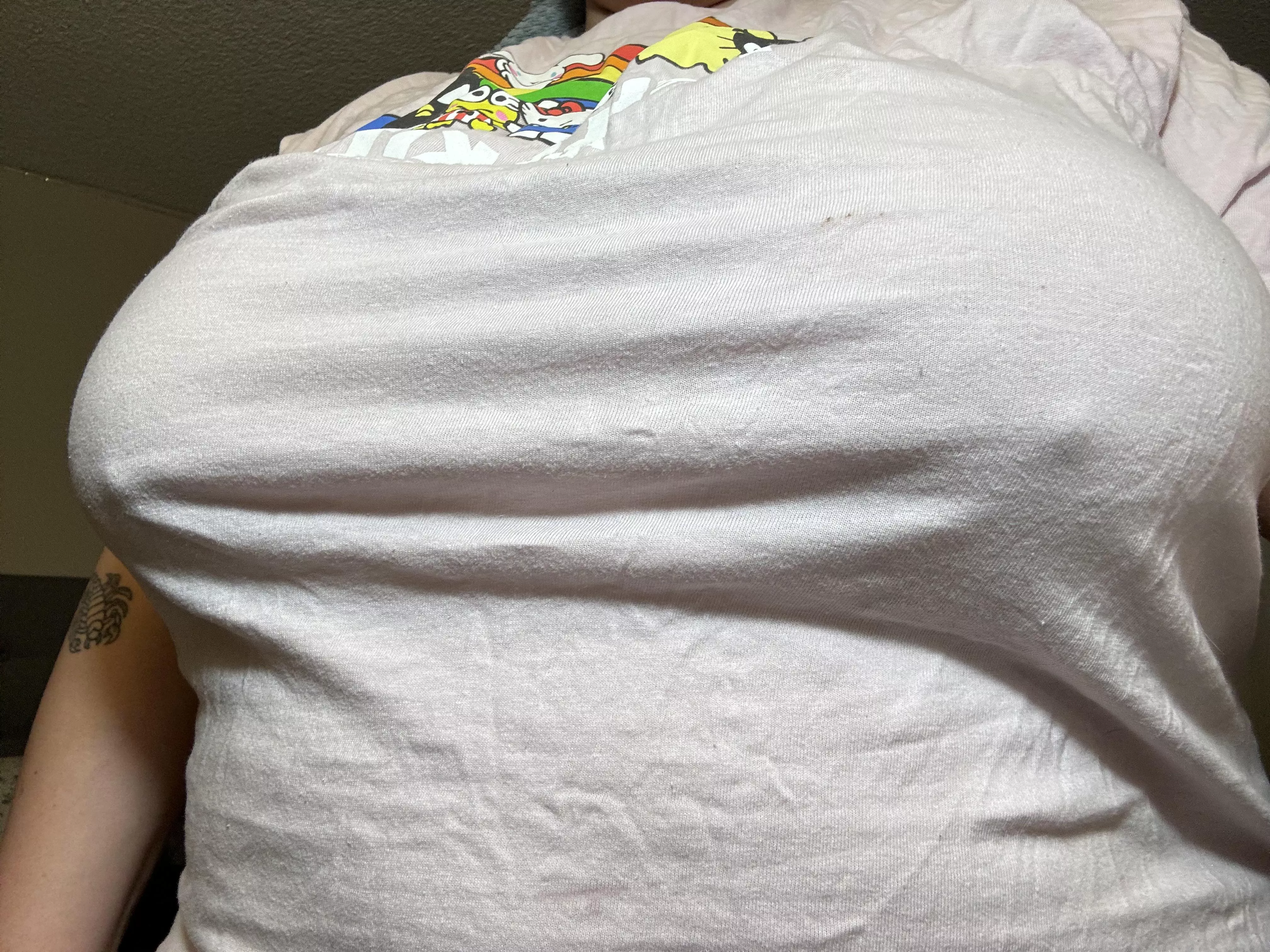 No bra after a shower 🍒💦